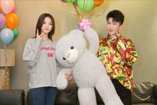 娱乐圈吃瓜故事会,揭秘明星背后的那些事  第3张